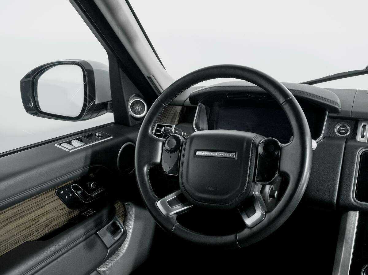 Land Rover Range Rover с пробегом — 2018 год. Фото: #10