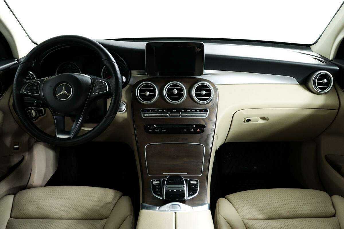 Mercedes-Benz GLC с пробегом — 2017 год. Фото: #10
