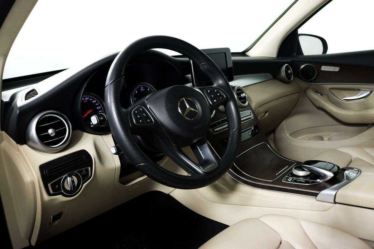 Mercedes-Benz GLC с пробегом — 2017 год. Фото: #12