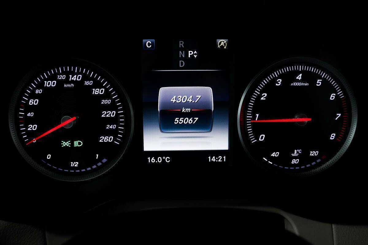 Mercedes-Benz GLC с пробегом — 2015 год. Фото: #9