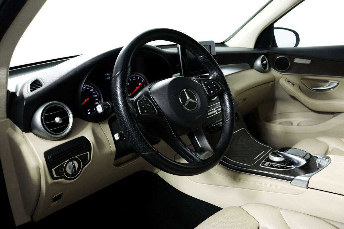 Mercedes-Benz GLC с пробегом — 2015 год. Фото: #12