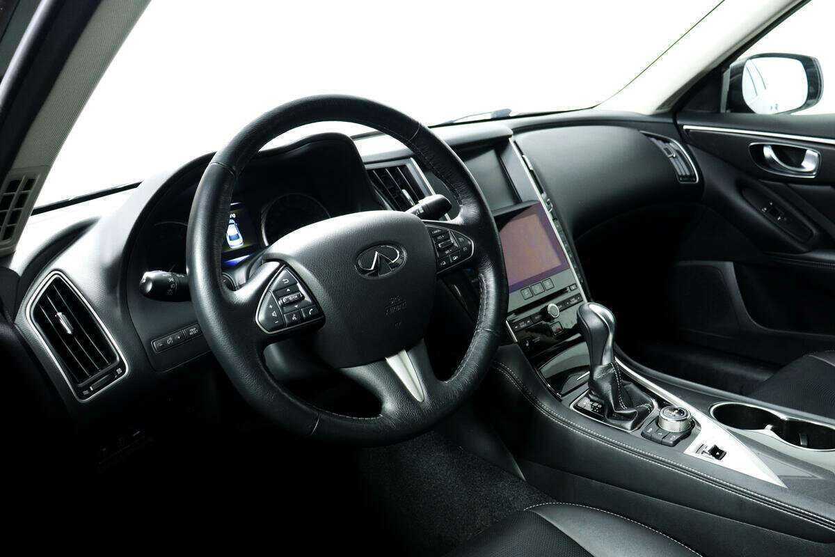Infiniti Q50 с пробегом — 2016 год. Фото: #10