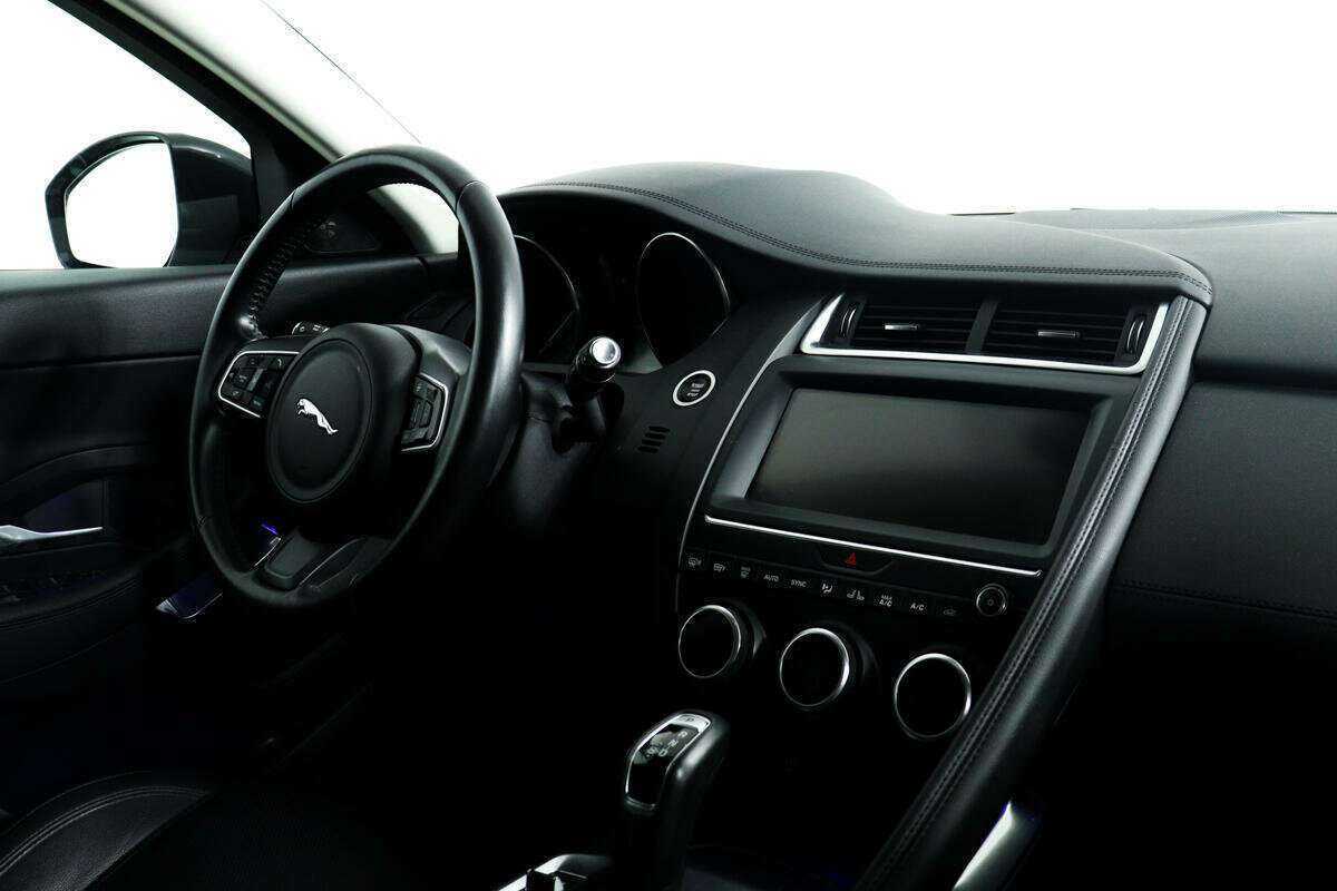 Jaguar E-Pace с пробегом — 2018 год. Фото: #8