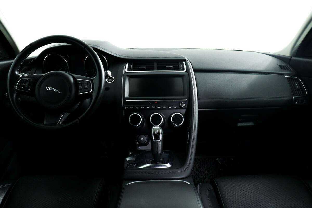 Jaguar E-Pace с пробегом — 2018 год. Фото: #10