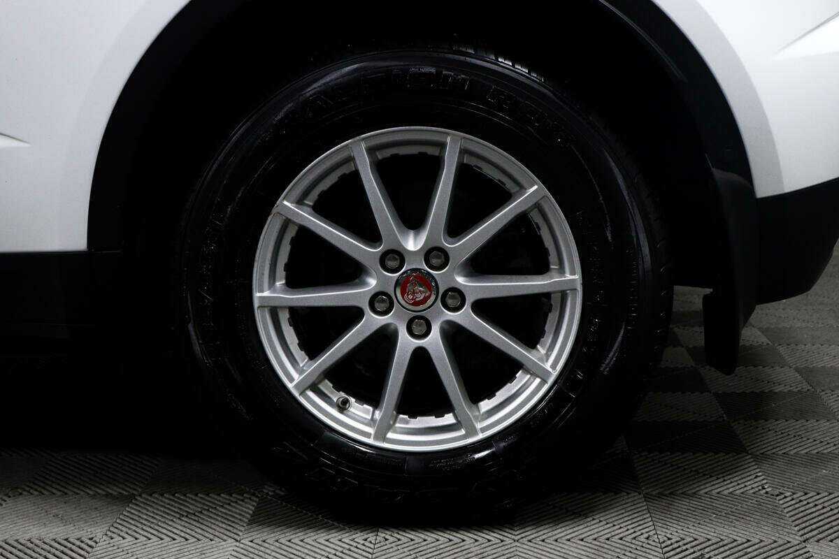 Jaguar E-Pace с пробегом — 2018 год. Фото: #13