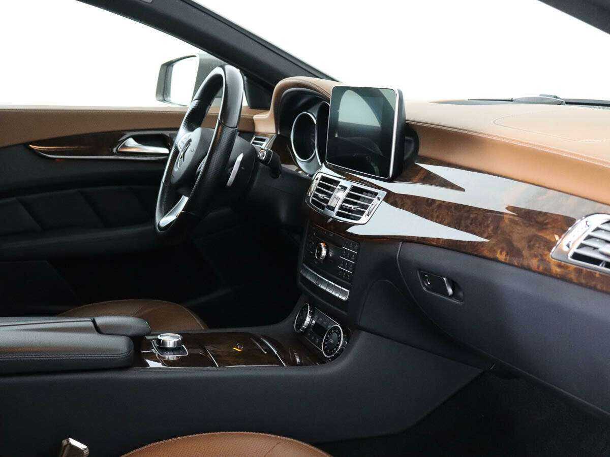 Mercedes-Benz CLS с пробегом — 2014 год. Фото: #6