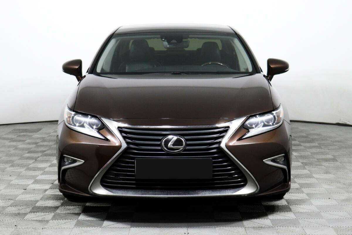 Lexus ES с пробегом — 2016 год. Фото: #1