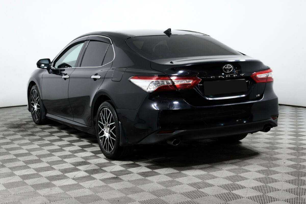 Toyota Camry с пробегом — 2021 год. Фото: #6
