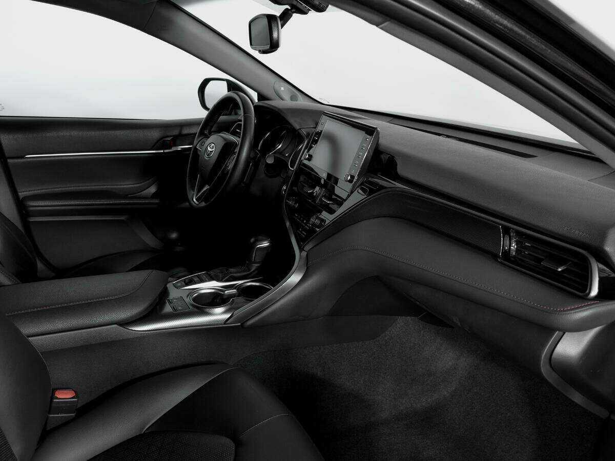 Toyota Camry с пробегом — 2021 год. Фото: #7