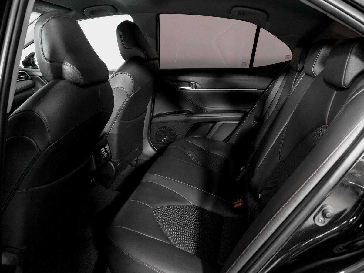 Toyota Camry с пробегом — 2021 год. Фото: #8