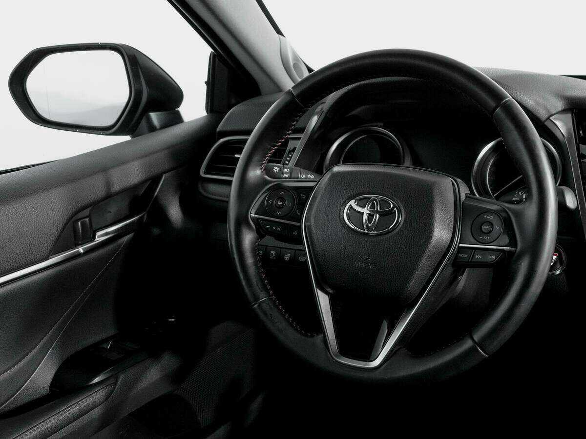Toyota Camry с пробегом — 2021 год. Фото: #12