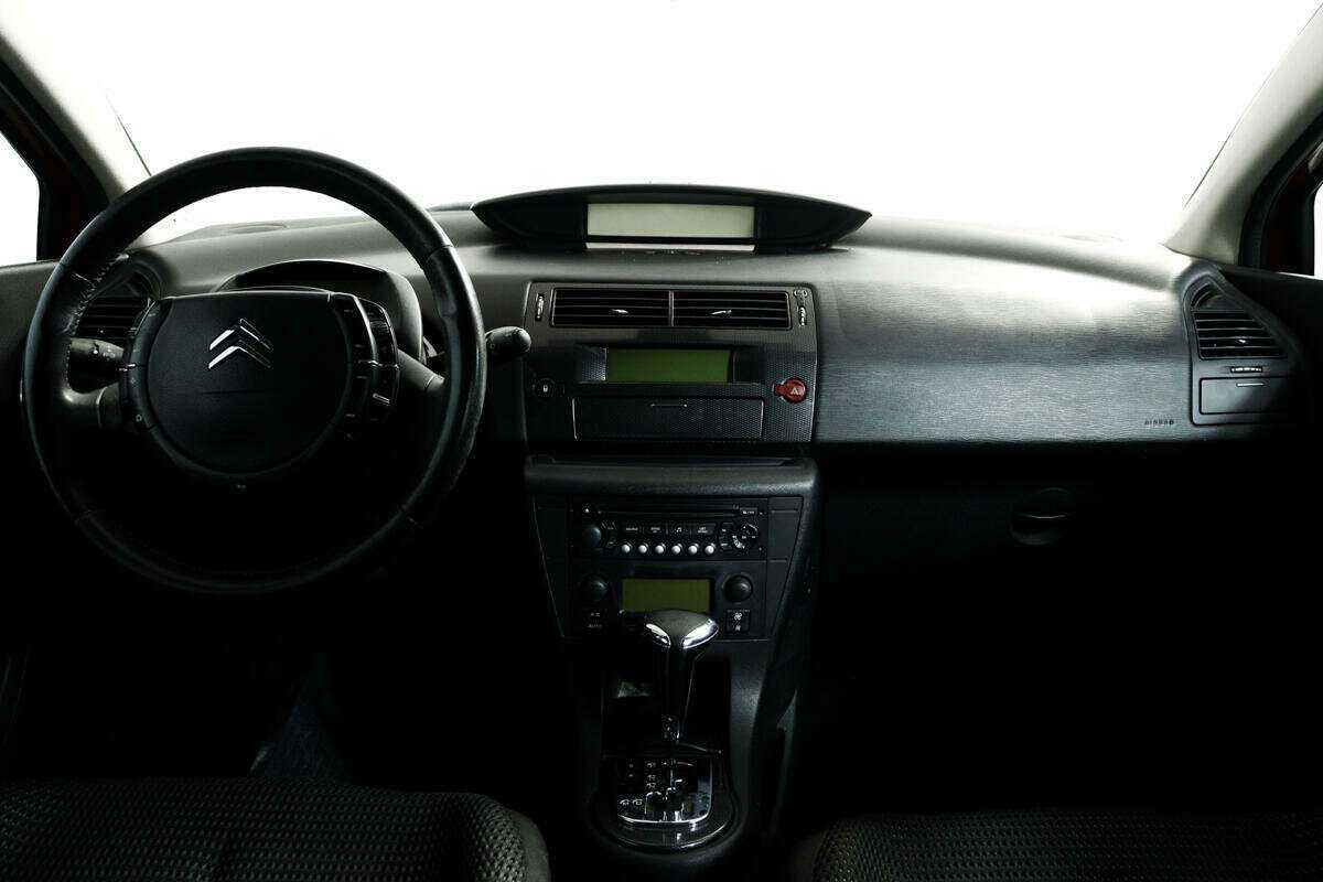 Citroen C4 с пробегом — 2008 год. Фото: #10