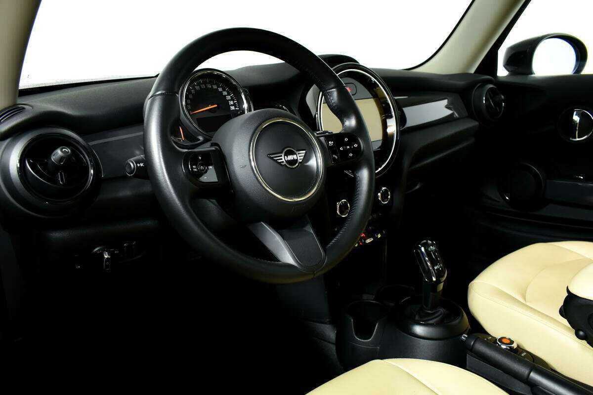 Mini Hatch с пробегом — 2021 год. Фото: #12