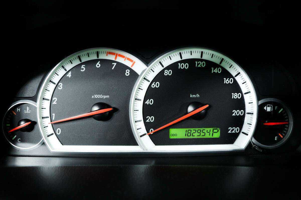 Chevrolet Captiva с пробегом — 2008 год. Фото: #9