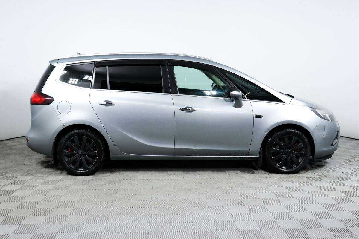 Opel Zafira с пробегом — 2012 год. Фото: #3
