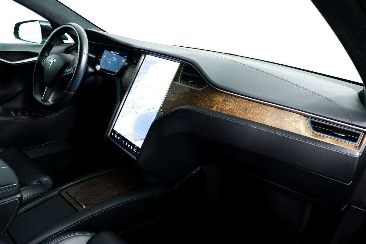 Tesla Model S с пробегом — 2020 год. Фото: #8
