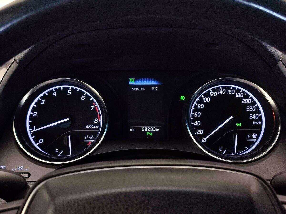 Toyota Camry с пробегом — 2018 год. Фото: #13