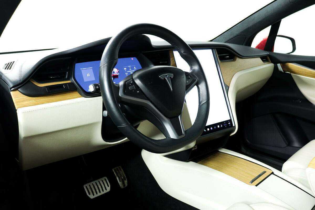 Tesla Model X с пробегом — 2019 год. Фото: #13