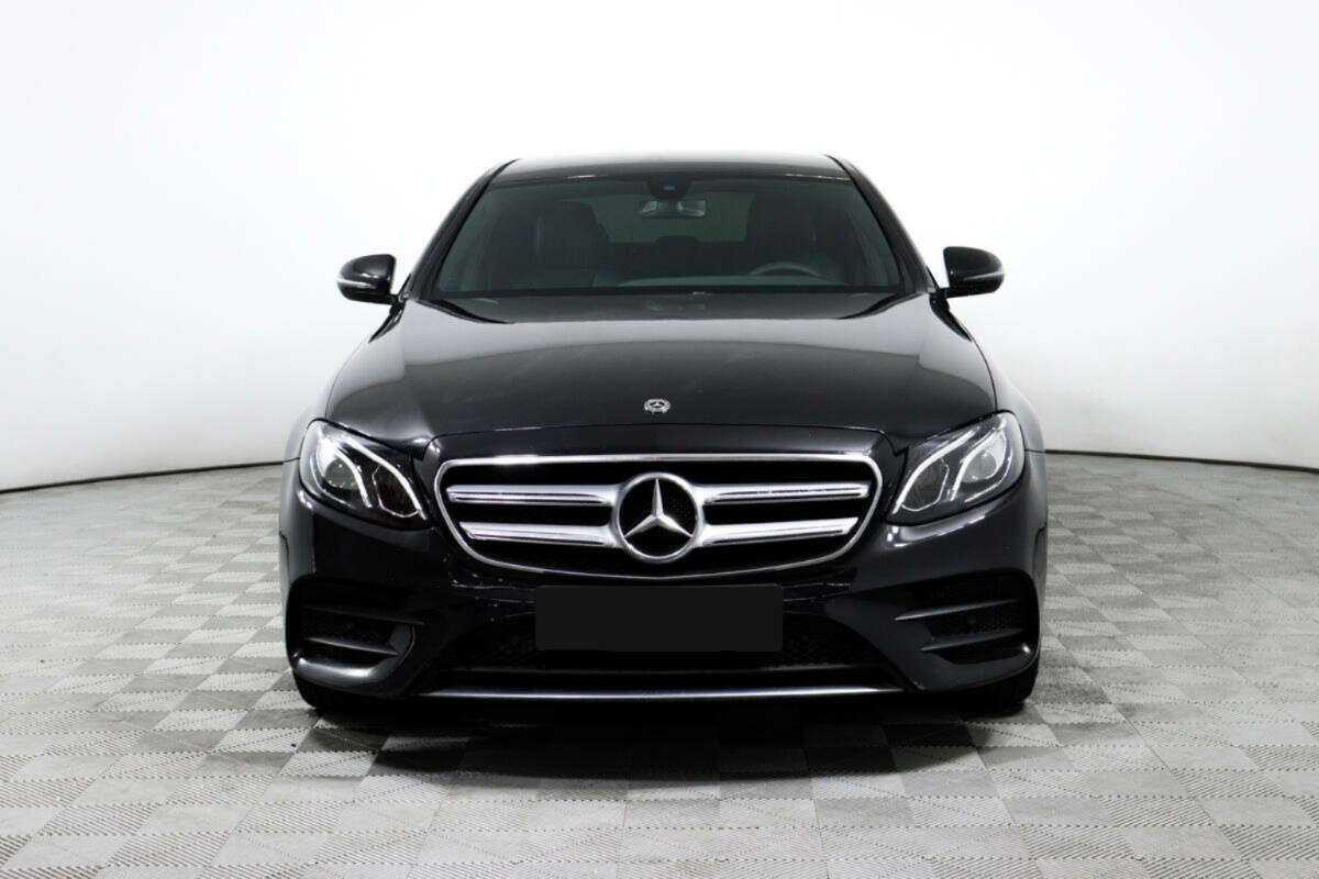 Mercedes-Benz E-Класс с пробегом — 2019 год. Фото: #1