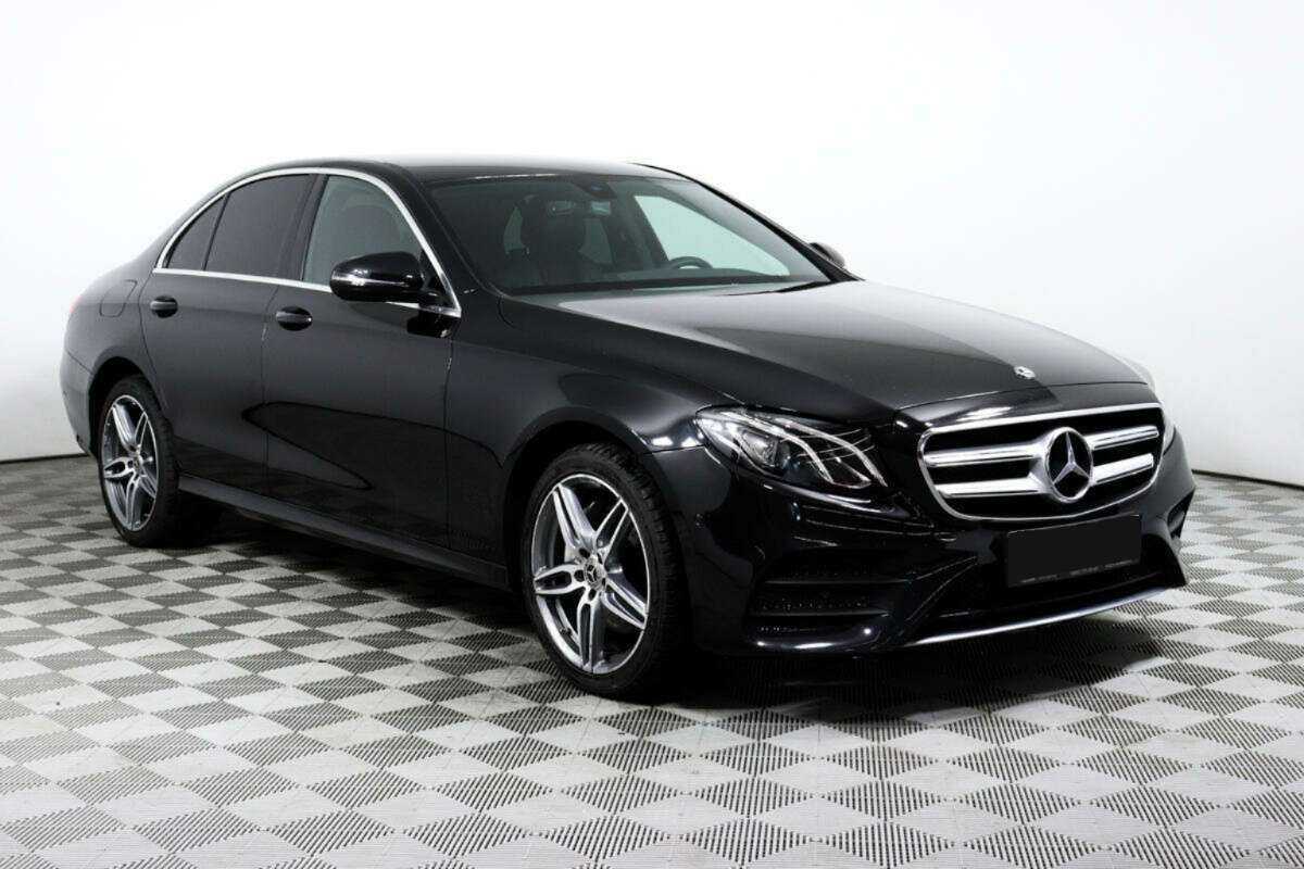 Mercedes-Benz E-Класс с пробегом — 2019 год. Фото: #2