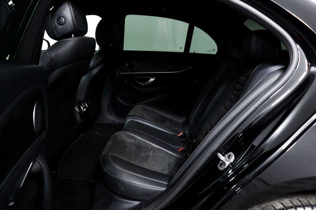 Mercedes-Benz E-Класс с пробегом — 2019 год. Фото: #11