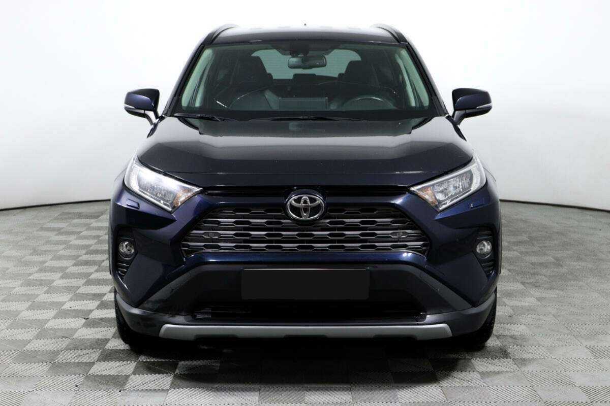 Toyota RAV4 с пробегом — 2020 год. Фото: #1