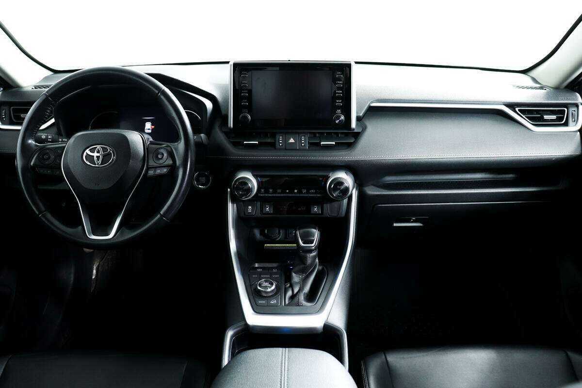 Toyota RAV4 с пробегом — 2020 год. Фото: #10