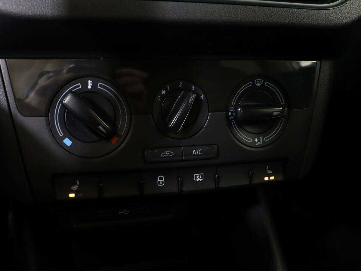 Skoda Rapid с пробегом — 2021 год. Фото: #15