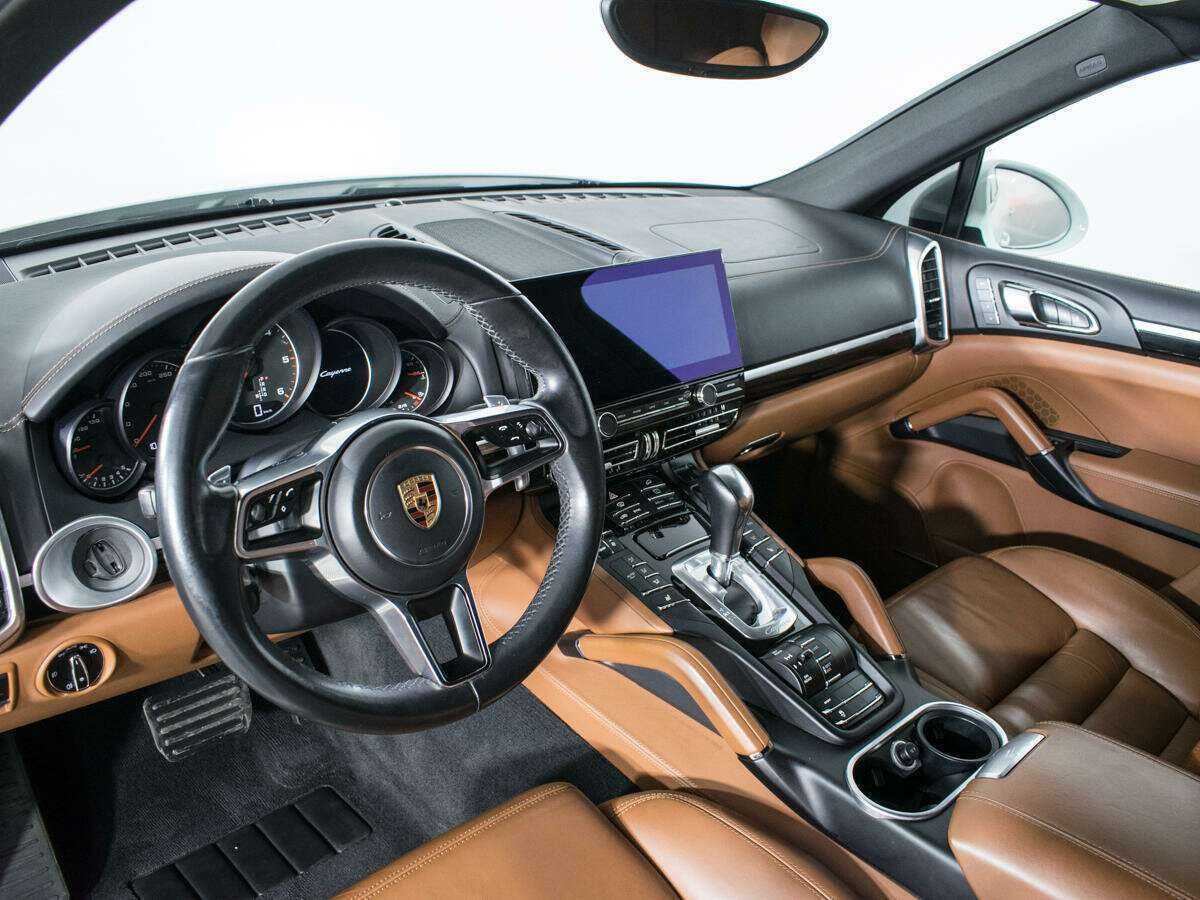 Porsche Cayenne с пробегом — 2015 год. Фото: #12