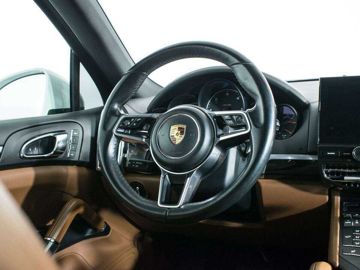 Porsche Cayenne с пробегом — 2015 год. Фото: #13