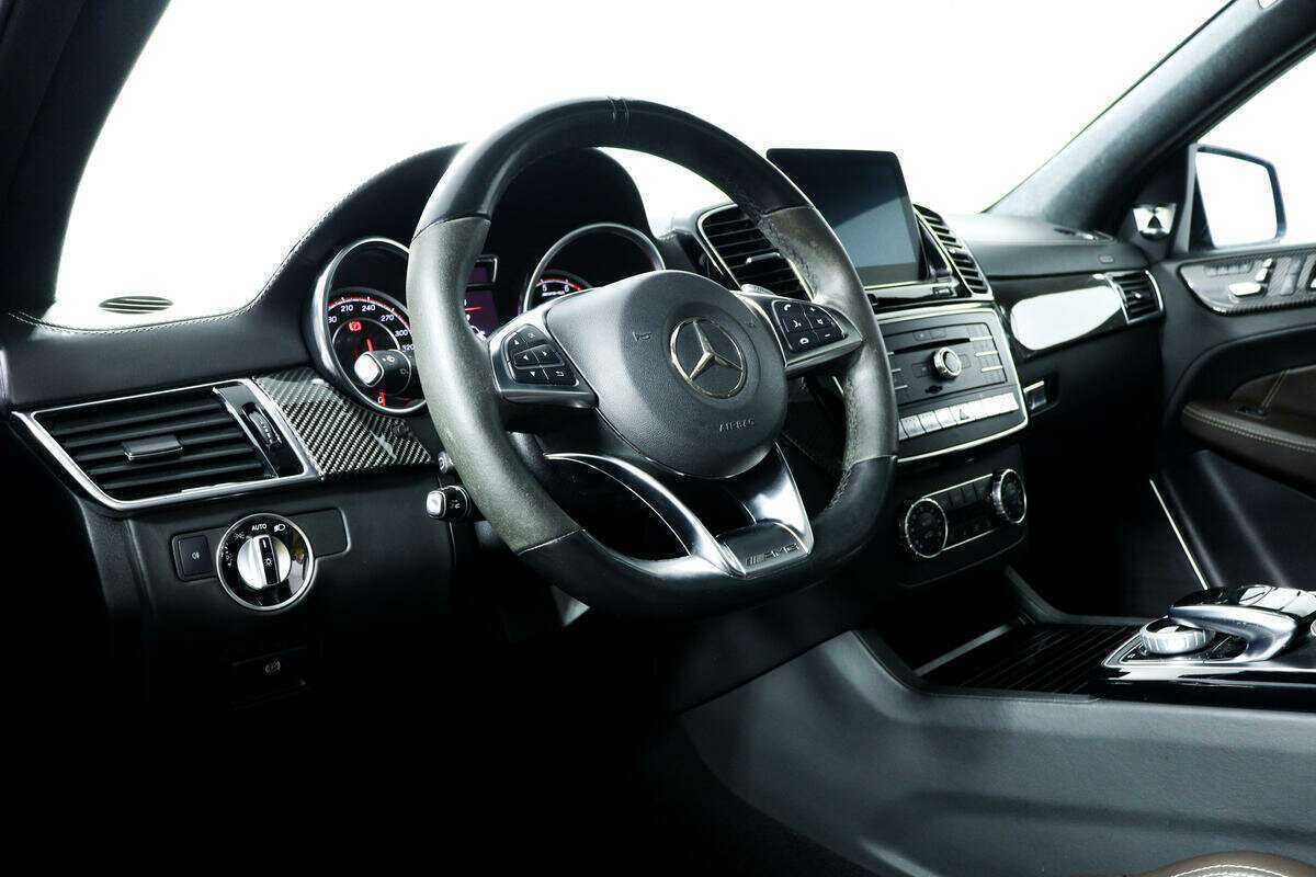 Mercedes-Benz GLE Coupe AMG с пробегом — 2016 год. Фото: #11