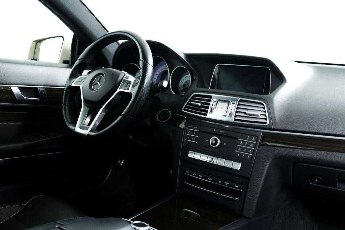 Mercedes-Benz E-Класс с пробегом — 2015 год. Фото: #7