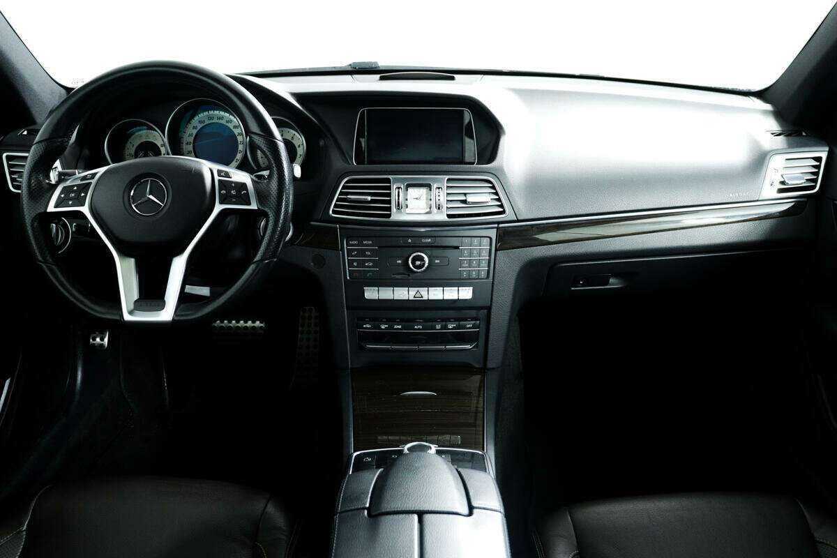 Mercedes-Benz E-Класс с пробегом — 2015 год. Фото: #9