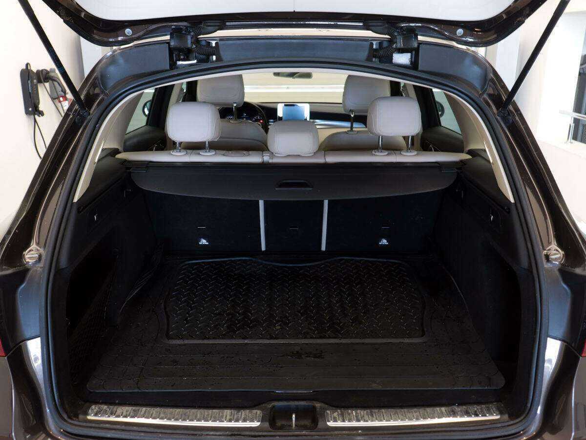 Mercedes-Benz GLC с пробегом — 2015 год. Фото: #9