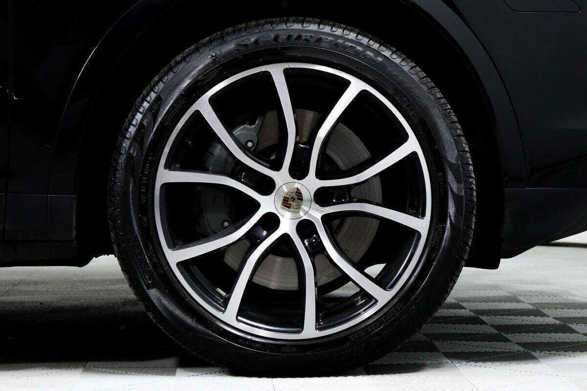 Porsche Cayenne с пробегом — 2018 год. Фото: #9