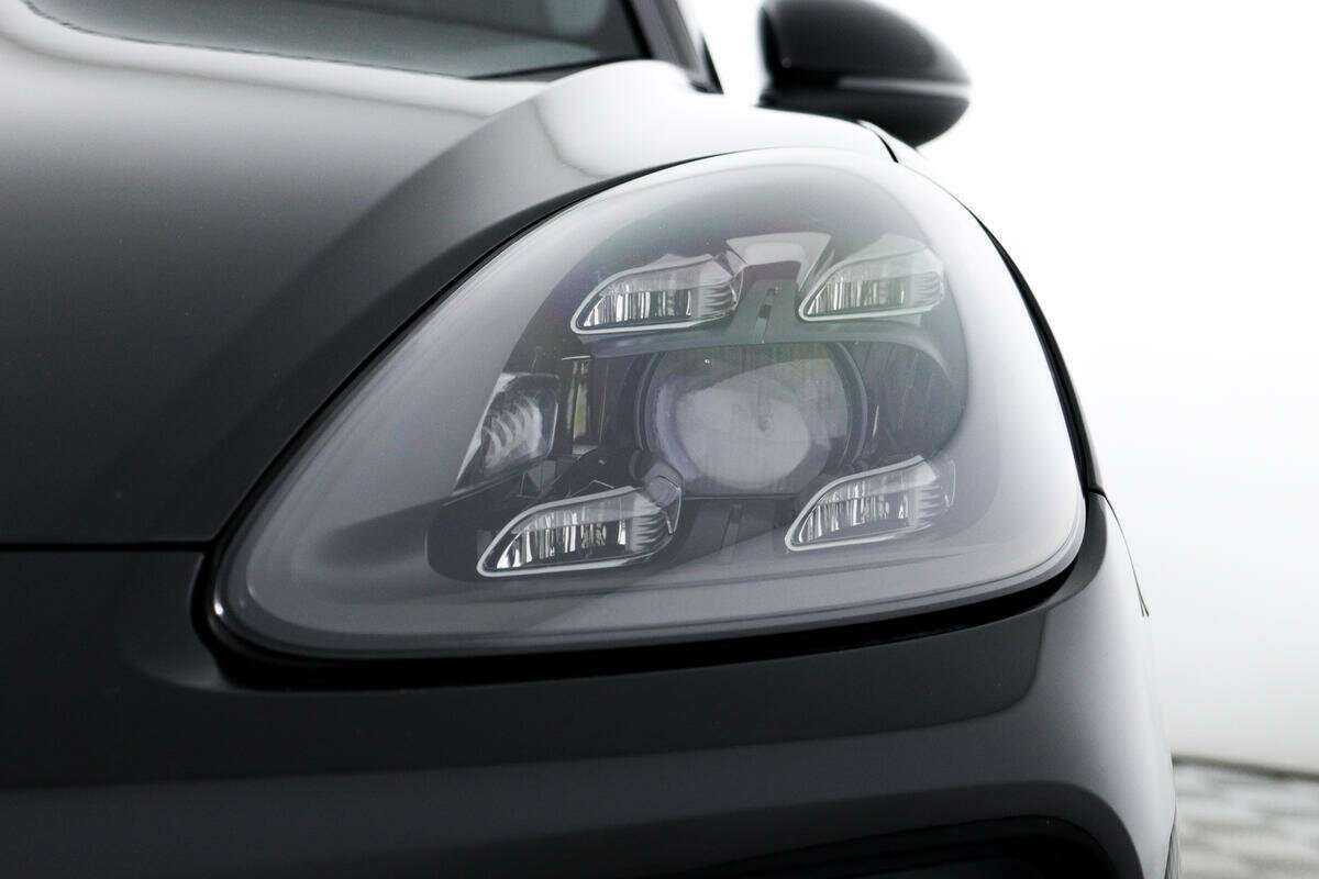 Porsche Cayenne с пробегом — 2018 год. Фото: #10