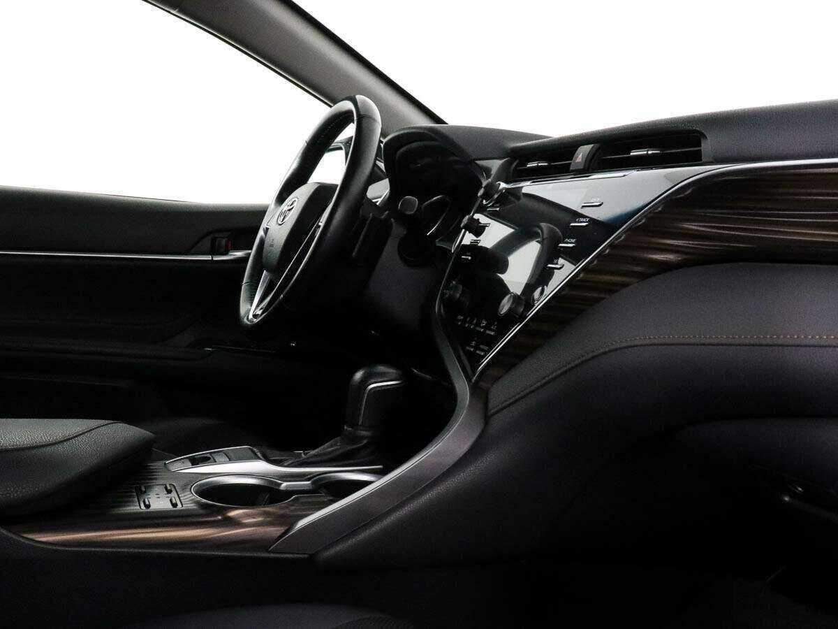 Toyota Camry с пробегом — 2018 год. Фото: #5