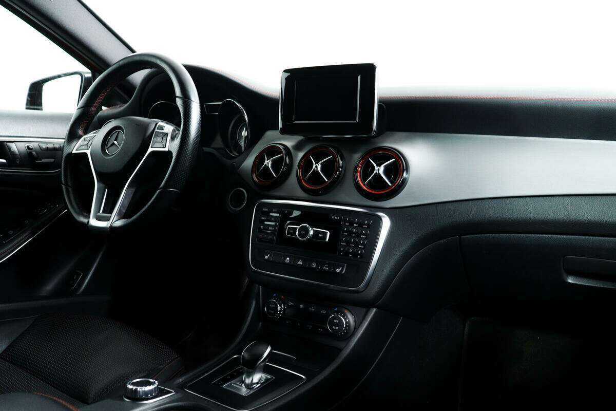 Mercedes-Benz GLA AMG с пробегом — 2015 год. Фото: #8