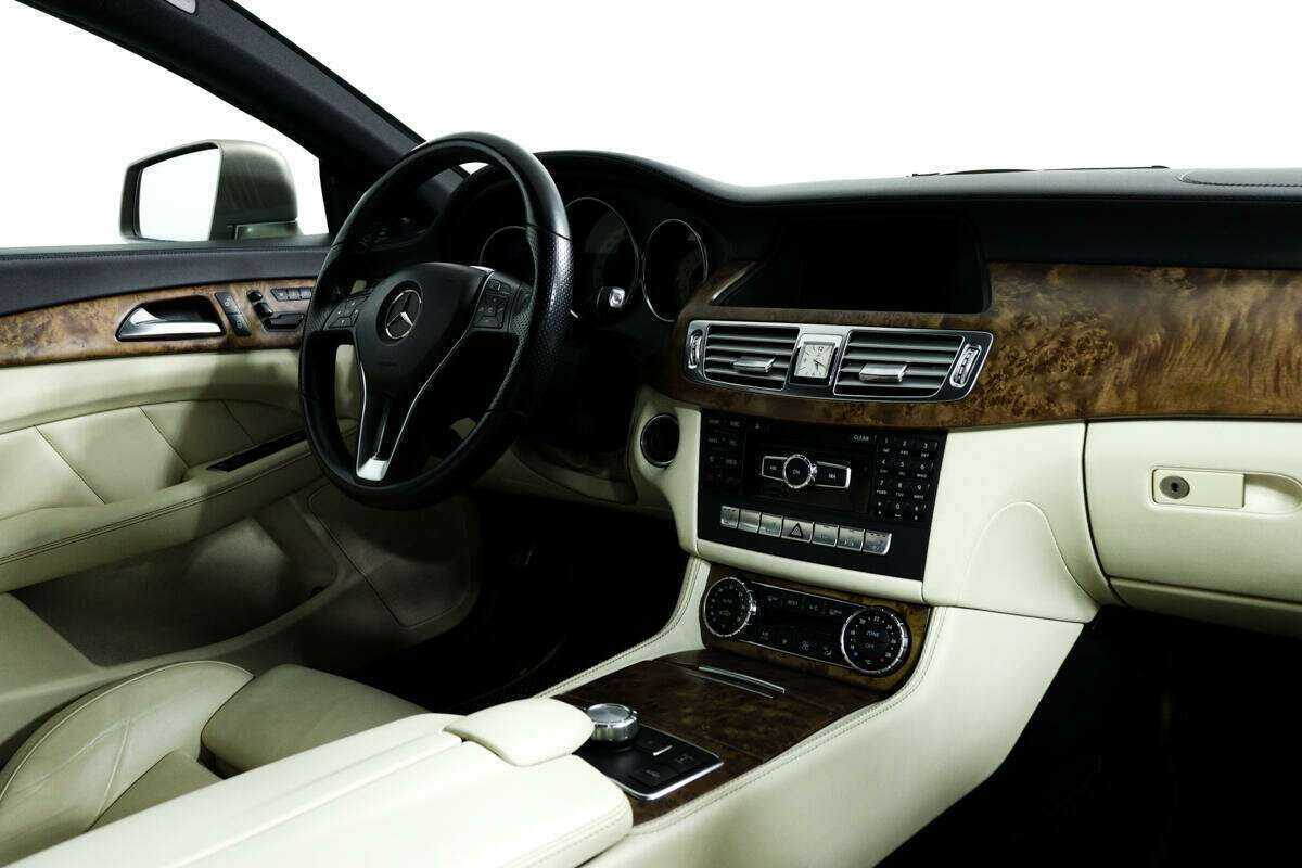 Mercedes-Benz CLS с пробегом — 2013 год. Фото: #8