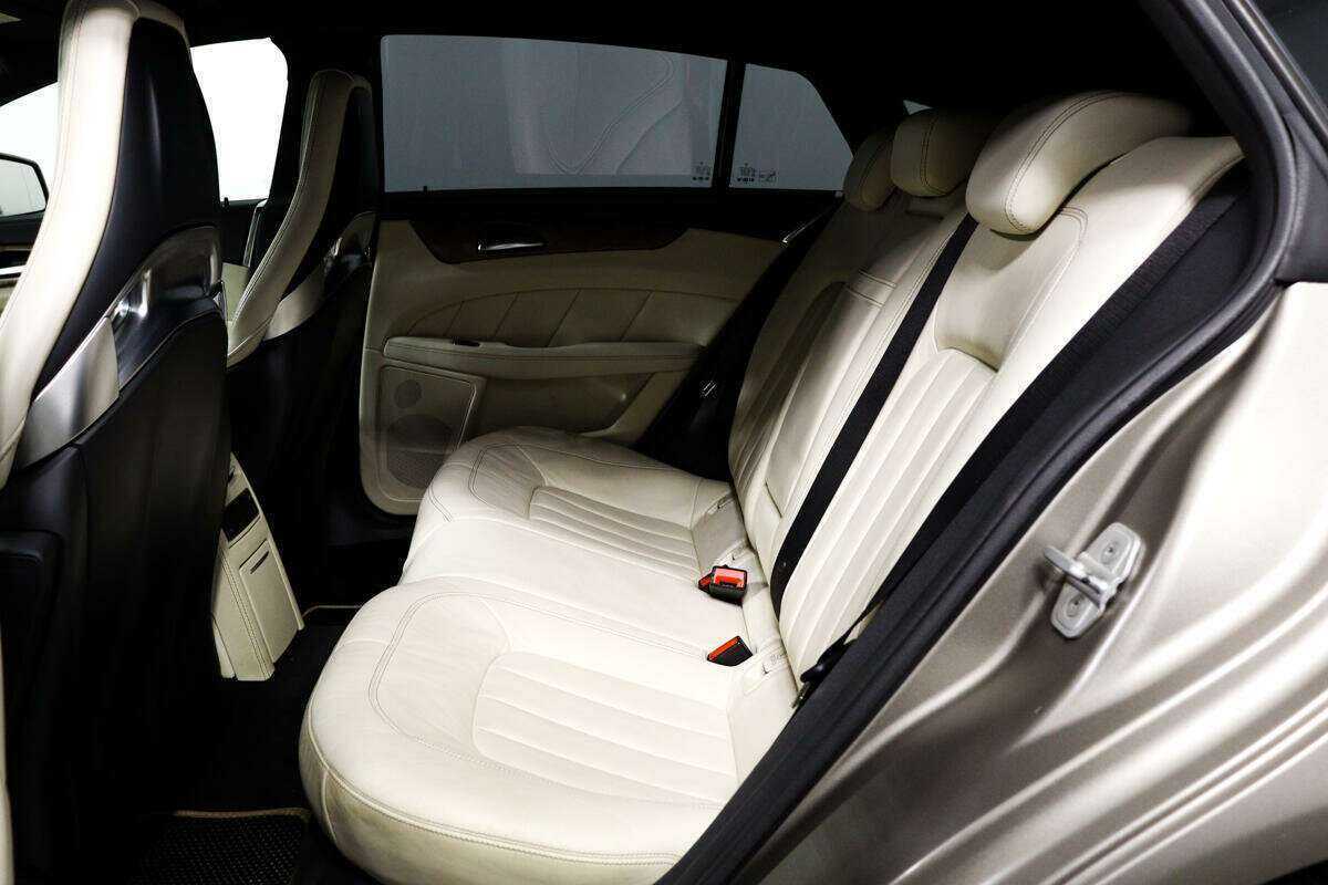 Mercedes-Benz CLS с пробегом — 2013 год. Фото: #11