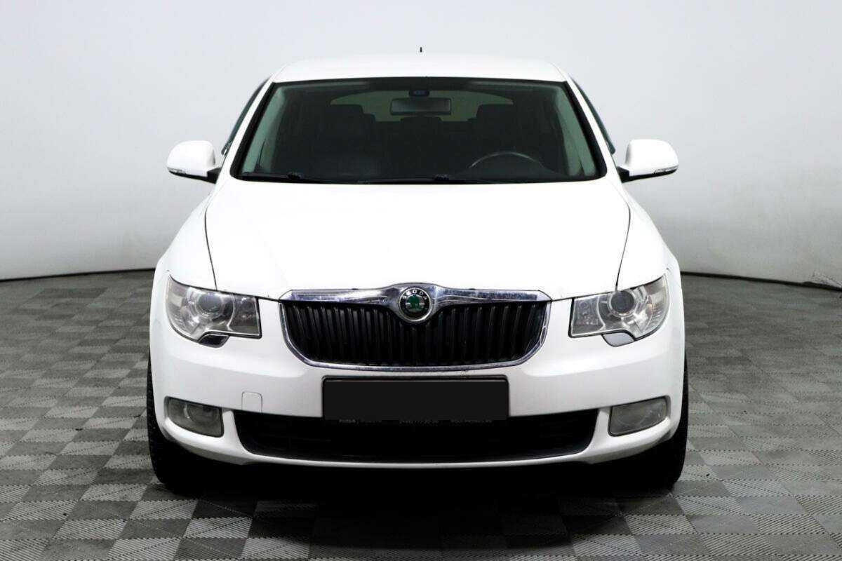 Skoda Superb с пробегом — 2011 год. Фото: #1