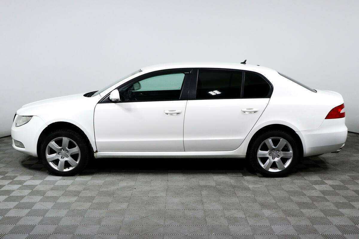 Skoda Superb с пробегом — 2011 год. Фото: #7