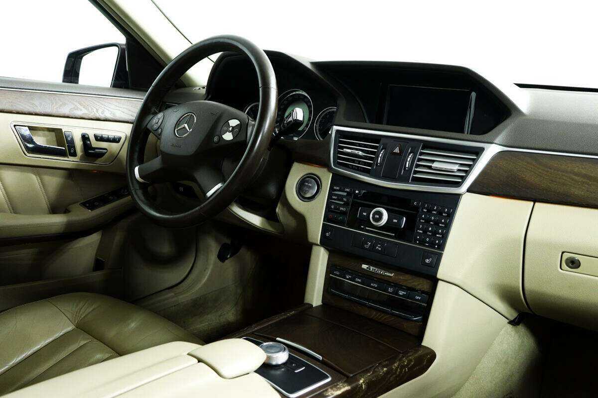 Mercedes-Benz E-Класс с пробегом — 2011 год. Фото: #7