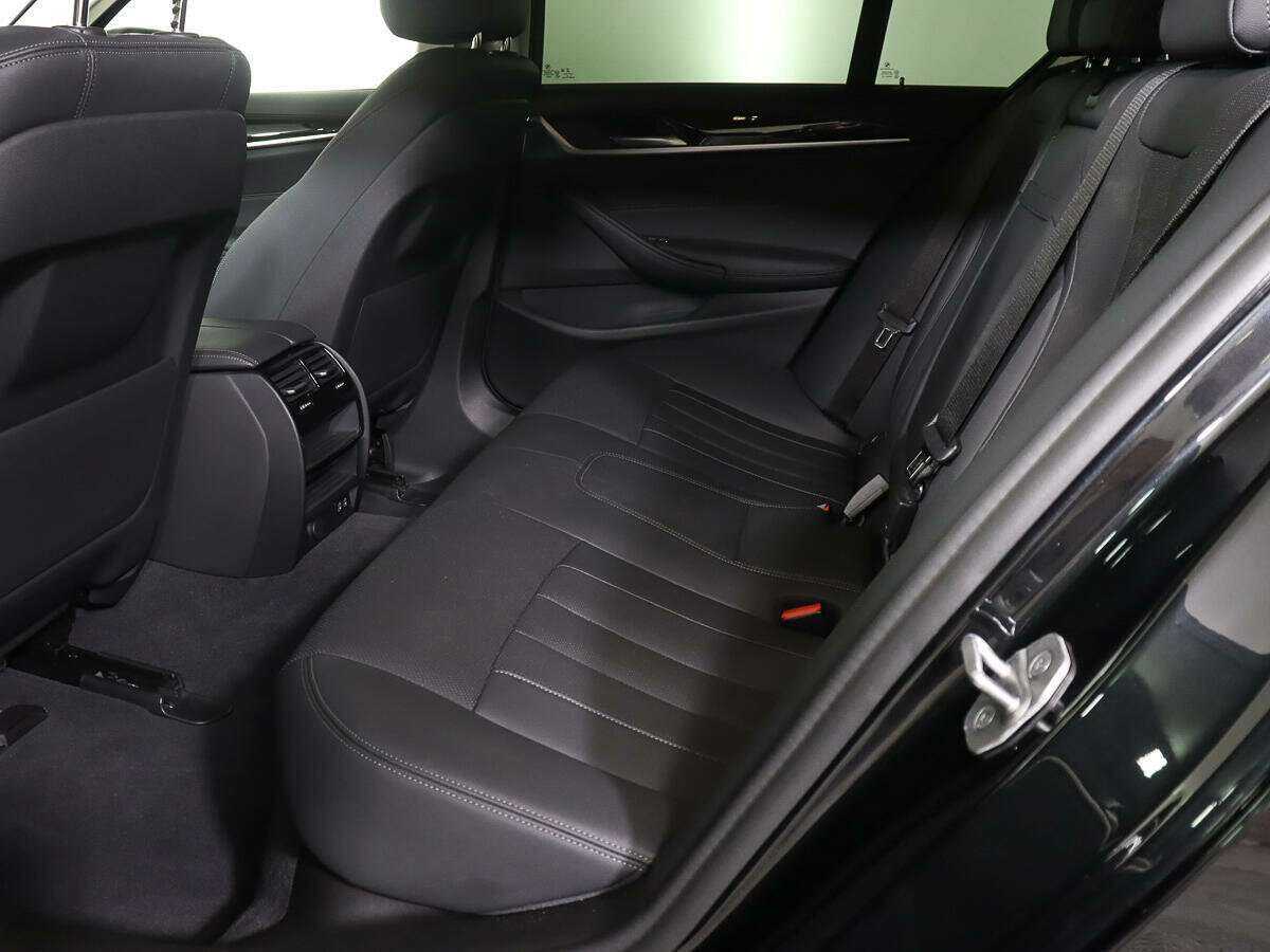 BMW 5 серии с пробегом — 2021 год. Фото: #8