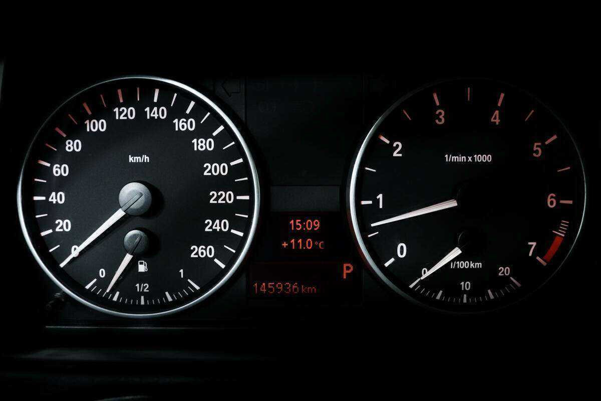 BMW 3 серии с пробегом — 2007 год. Фото: #9