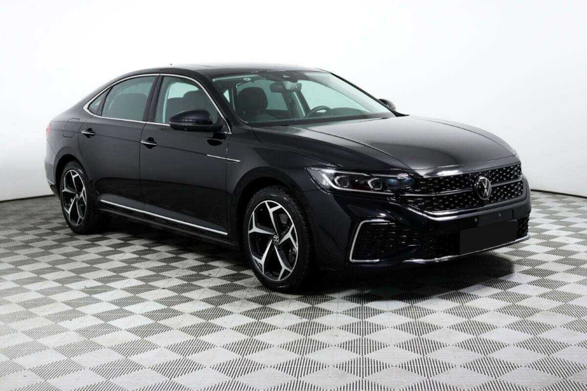 Volkswagen Passat (North America and China) с пробегом — 2023 год. Фото: #2