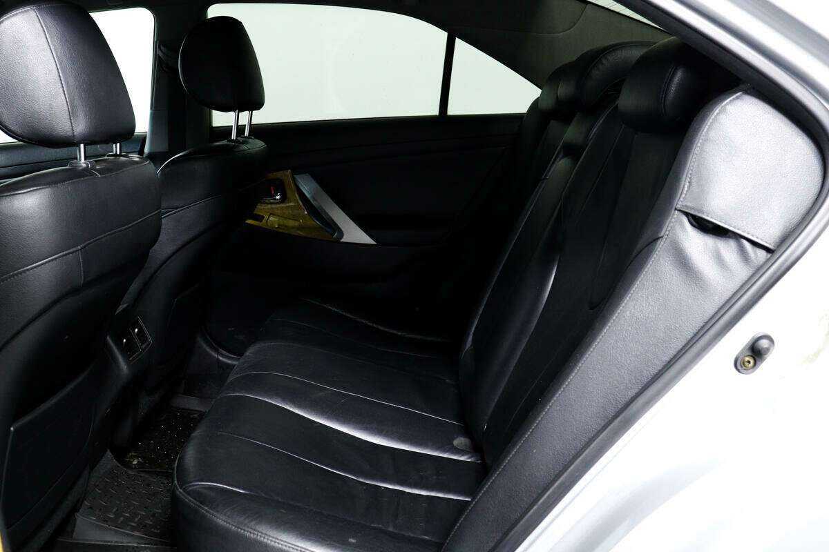 Toyota Camry с пробегом — 2006 год. Фото: #11