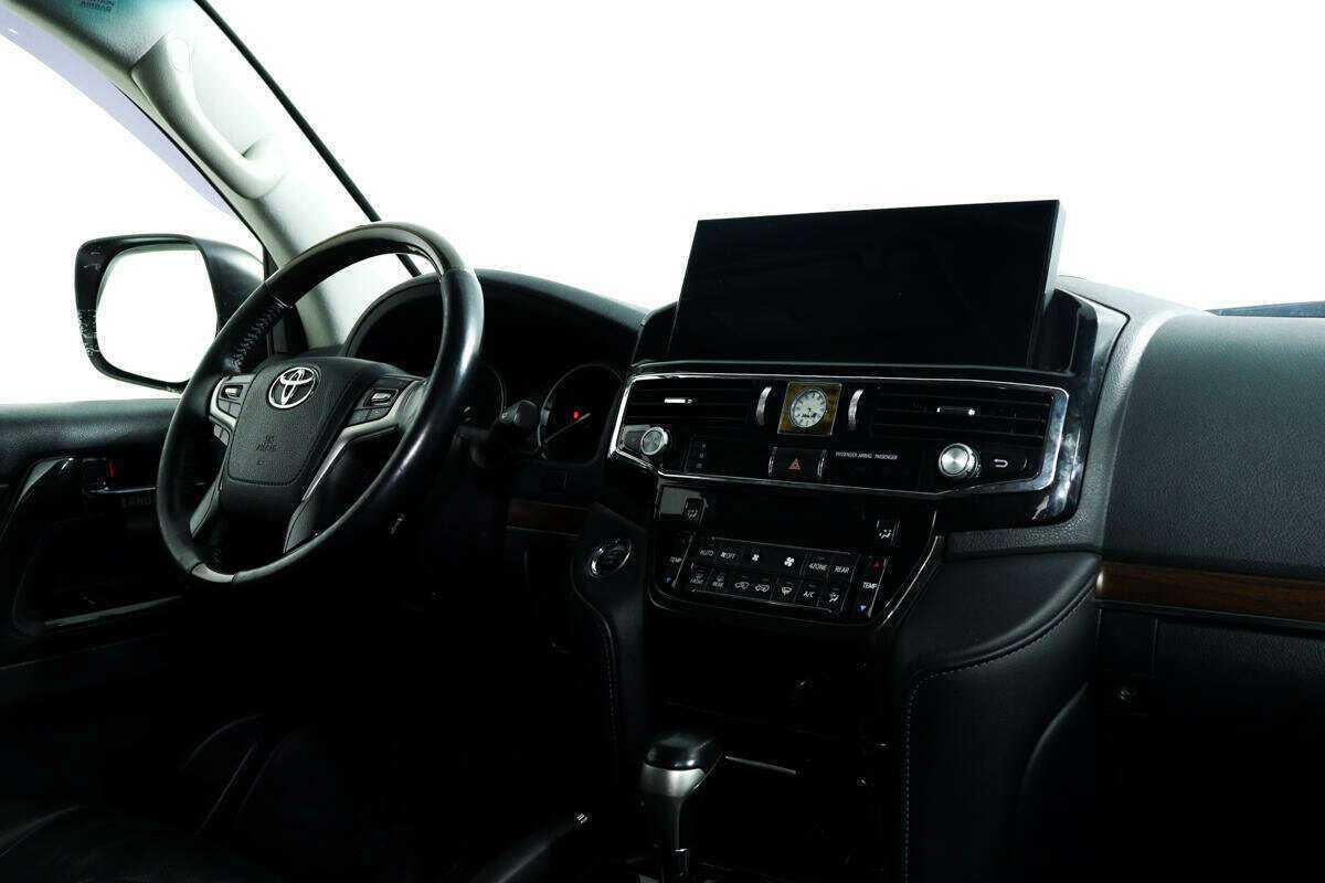 Toyota Land Cruiser с пробегом — 2015 год. Фото: #8
