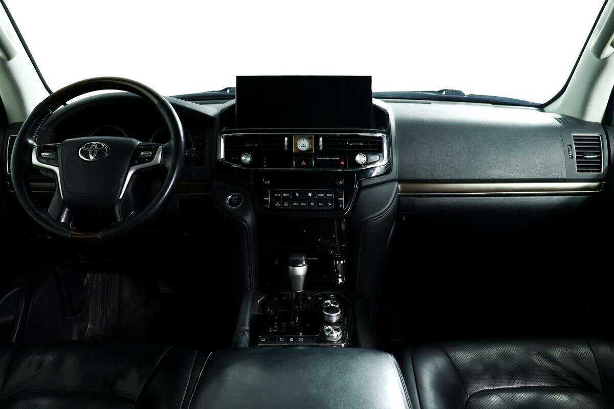 Toyota Land Cruiser с пробегом — 2015 год. Фото: #10