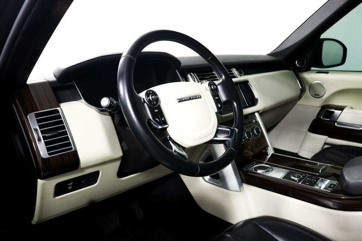 Land Rover Range Rover с пробегом — 2015 год. Фото: #12